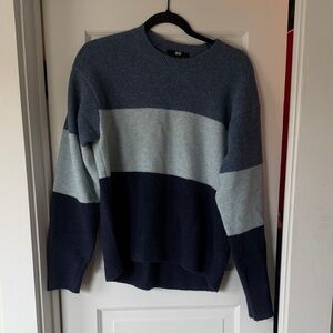 Uniqlo Women's Crewneck Sweater - Navy & Light Blue